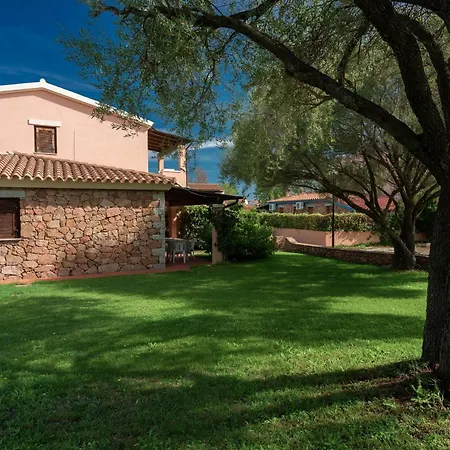 Lejlighed San Teodoro Apartments *